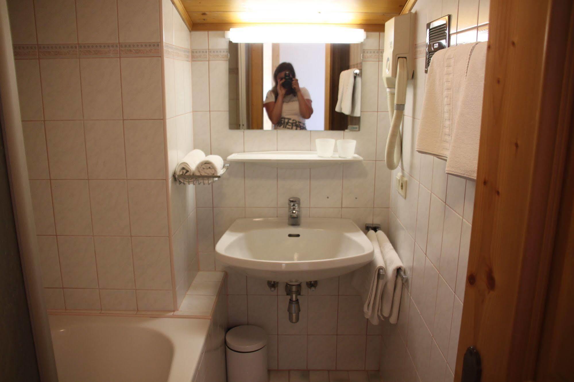 קפרון Haus Katharina, Summercard Included מראה חיצוני תמונה