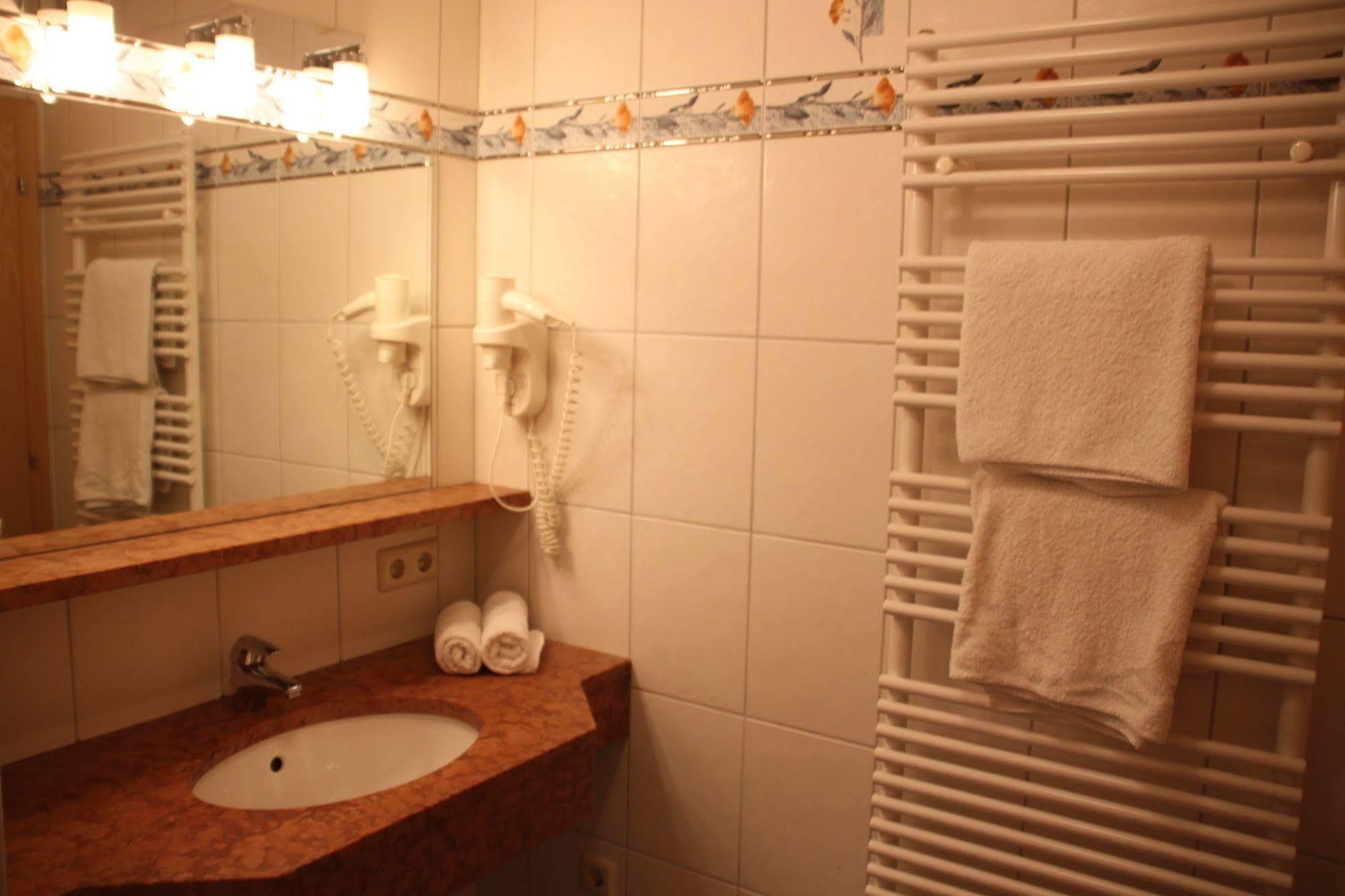 קפרון Haus Katharina, Summercard Included מראה חיצוני תמונה