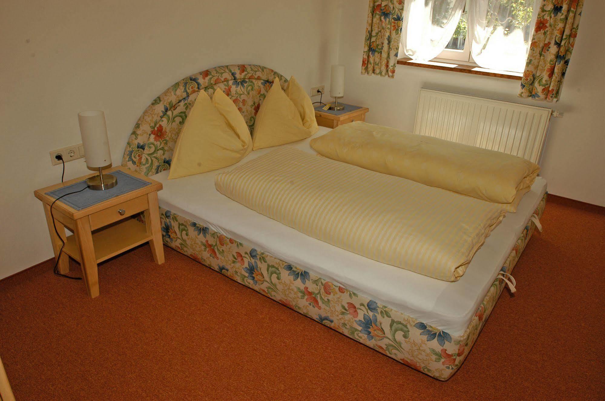 קפרון Haus Katharina, Summercard Included מראה חיצוני תמונה